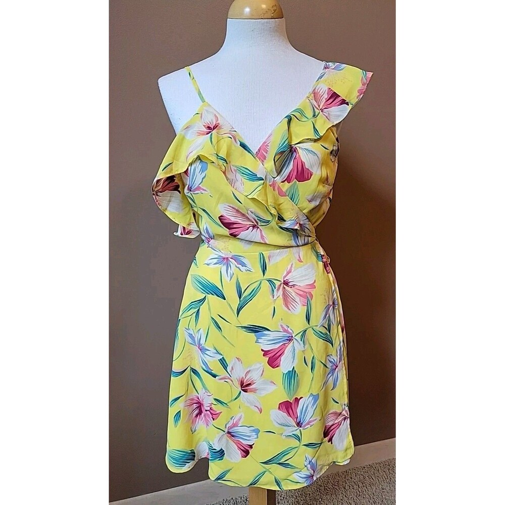 NWT Lush Women's Yellow Floral Wrap Dress Ruffles Romantic Beach | Size Medium M